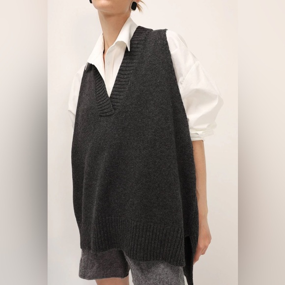 Storets Lyla Oversized Knit Vest - Picture 3 of 5